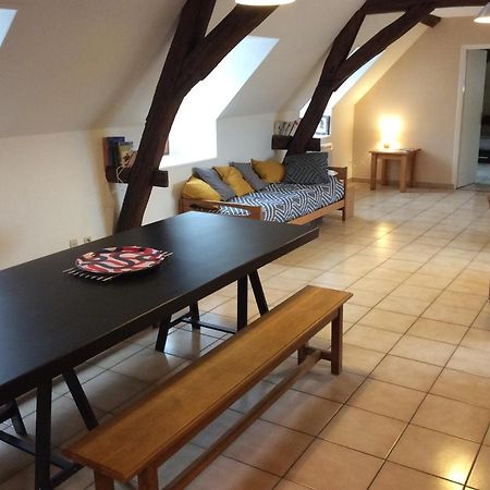 Appartement Spacieux Et Lumineux Au Centre Ville Tonnerre Exterior foto