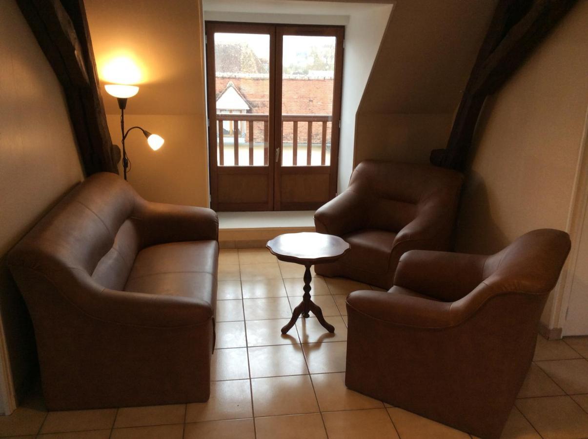 Appartement Spacieux Et Lumineux Au Centre Ville Tonnerre Exterior foto